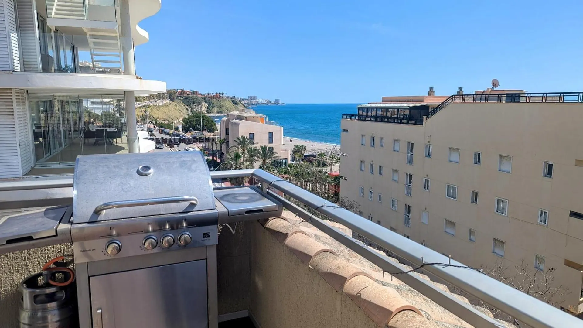 Modern Penthouse Apartment - 1 Min From The Beach Fuengirola 0*,  España